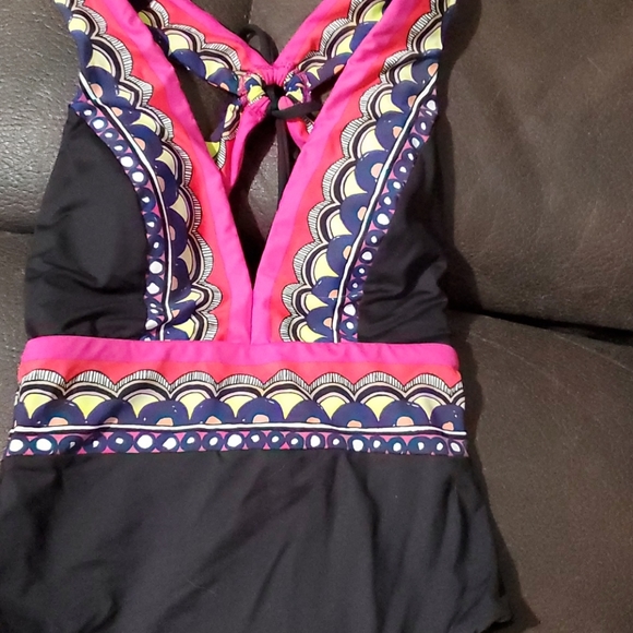 NWOT Trina Turk Tanzania Scarf Plunge One Piece - Picture 2 of 4